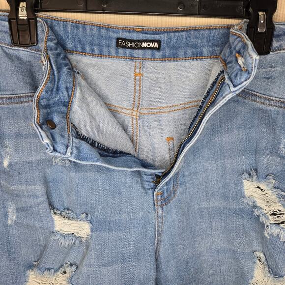 Fashion Nova Cut-Off Distressed Shorts Size XL 0159 - Picture 7 of 11